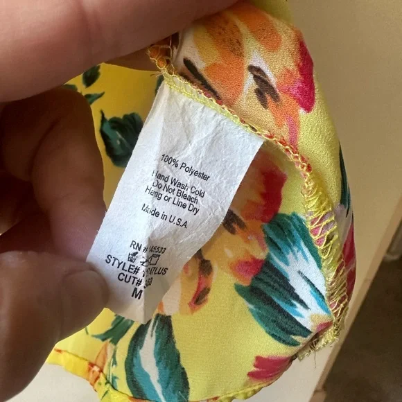 W5 Floral Yellow Top - Picture 4 of 7